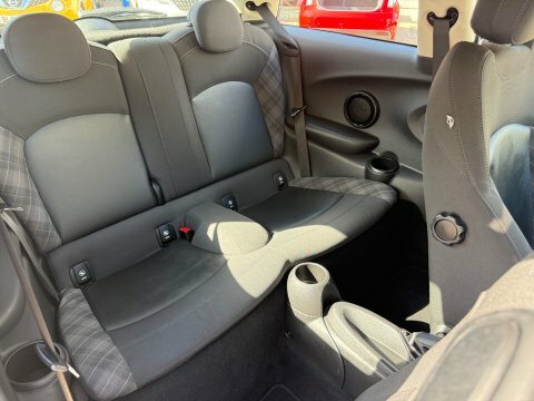 Mini Hatch Cooper.. 6 Services..dab..sat  #6