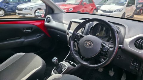 Toyota Aygo 1.0 Vvt-i X-play   #4