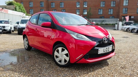 Toyota Aygo 1.0 Vvt-i X-play   #2