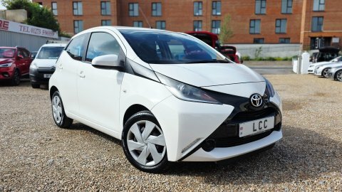 Toyota Aygo Vvt-i X-play.. 9 