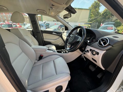 Mercedes-Benz B Class B 200 Se #2