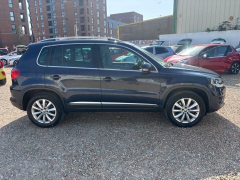 Volkswagen Tiguan 2.0 Tdi Bluemotion #2