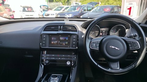 Jaguar XE R-sport White #13
