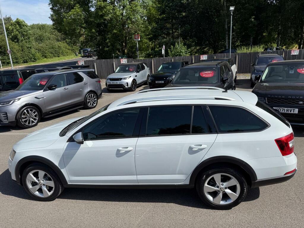 Skoda Octavia 2.0 Tdi Scout Dsg 4Wd Euro 6 Ss White #2