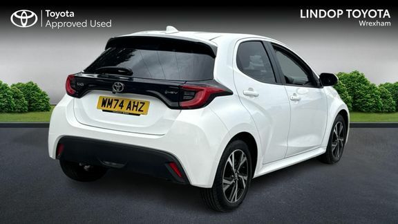 Toyota Yaris Design WM74AHZ White #2