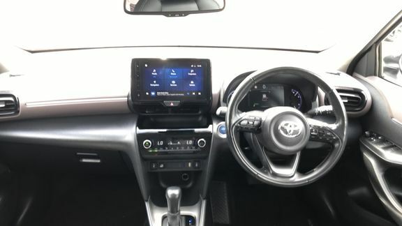 Toyota Yaris Cross Excel Awd DA72KWP White #6