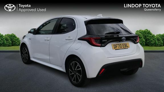 Toyota Yaris Yaris Design 1.5 Hybrid DF70EBL White #4