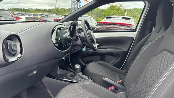 Toyota Aygo X Edge Auto DA24UUF White #5