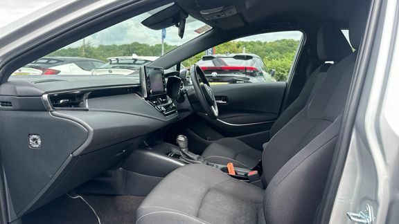 Toyota Corolla Icon 1.8 Hybrid Hb Sw UGZ9419 Silver #5