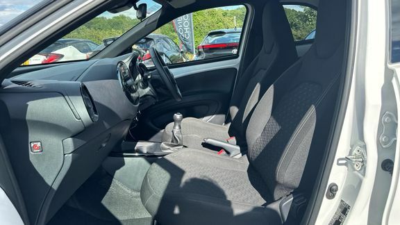 Toyota Aygo X Edge DF74LNC White #5