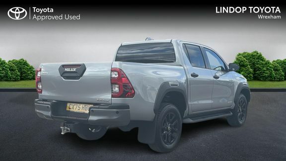 Toyota HILUX Invincible X Dc 2.8 Hybrid 48V Silver #2