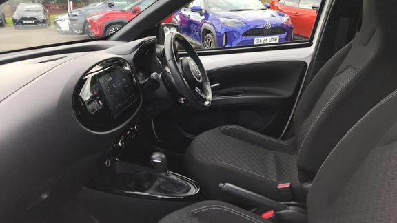 Toyota Aygo X Edge Auto DE24ZZL White #5