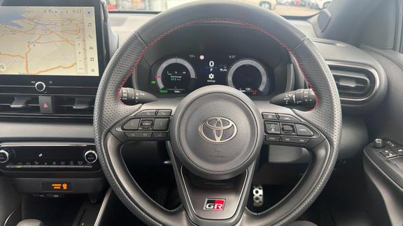 Toyota Yaris Excel Green #9