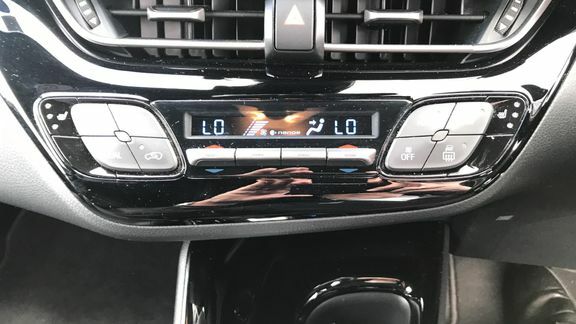 Toyota C-Hr Design Blue #28