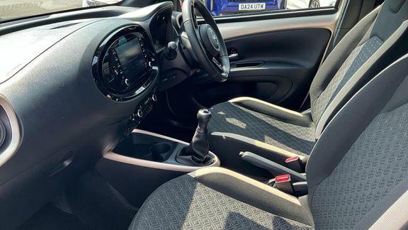 Toyota Aygo X Edge Manual DF23VUS Beige #5