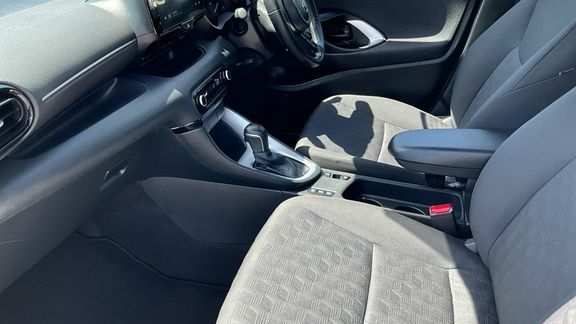Toyota Yaris Icon DK74YLS White #5