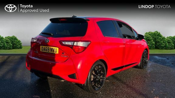 Toyota Yaris Gr Sport 1.5 Hybrid DA69NVU Red #2