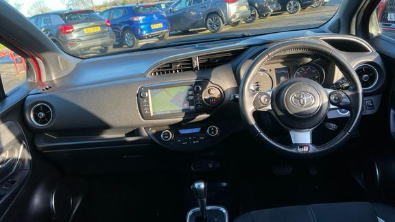 Toyota Yaris Gr Sport 1.5 Hybrid DA69NVU Red #5