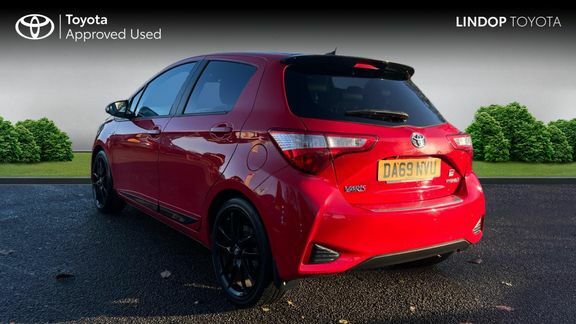 Toyota Yaris Gr Sport 1.5 Hybrid DA69NVU Red #4