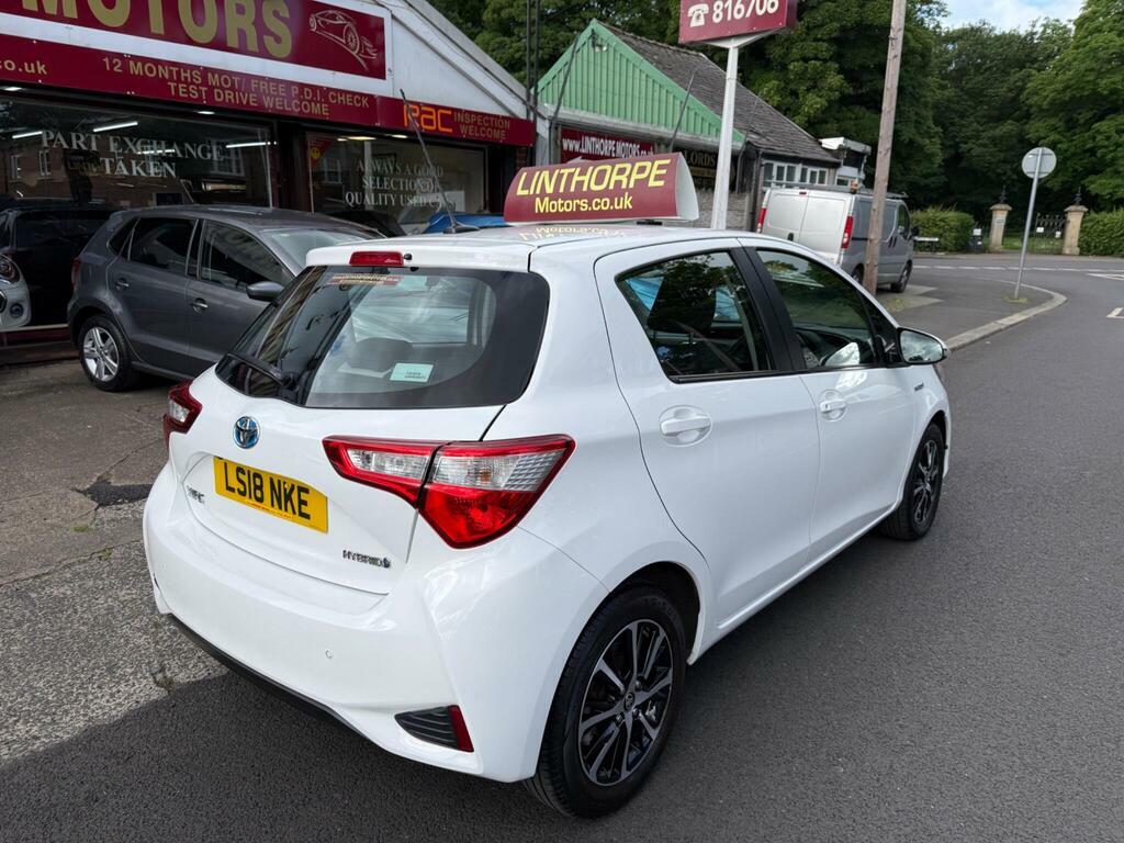 Toyota Yaris 1.5 Vvt-h Icon Tech E-cvt Euro 6 S S LS18NKE White #3