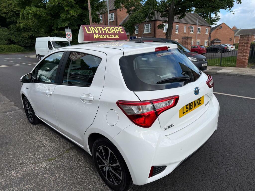 Toyota Yaris 1.5 Vvt-h Icon Tech E-cvt Euro 6 S S LS18NKE White #4