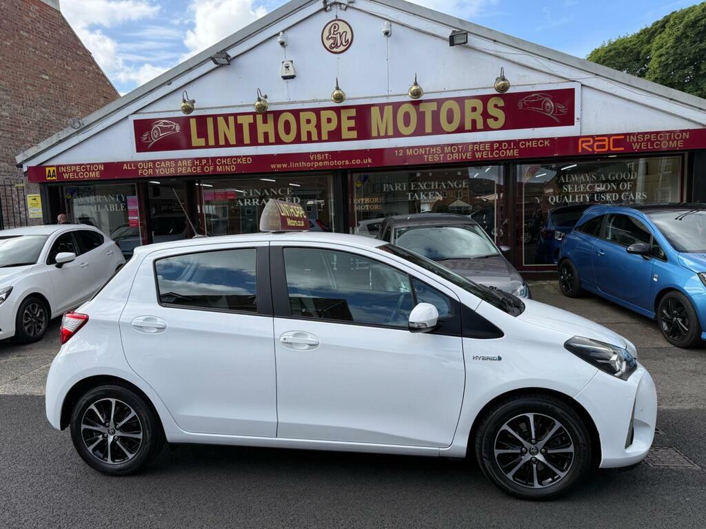 Toyota Yaris 1.5 Vvt-h Icon Tech E-cvt Euro 6 S S LS18NKE White #2