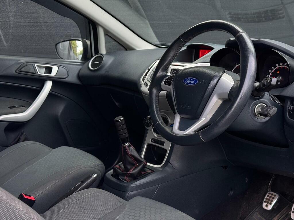 Ford Fiesta 1.6 Td Zetec S WM12PYG White #2