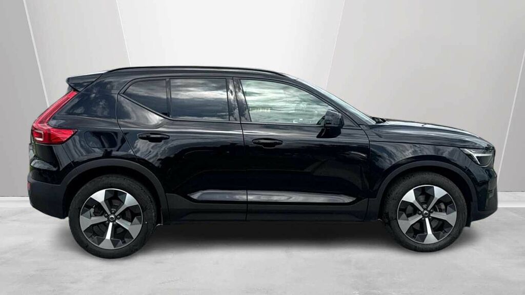 Volvo XC40 Ultimate, B4 Mild Hybrid, Dark CK23EVL Black #3