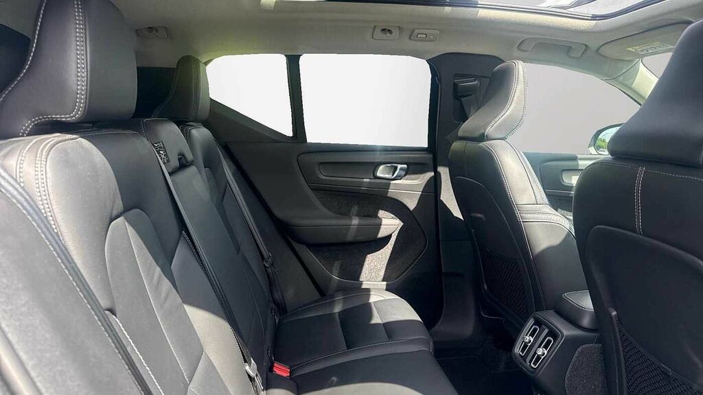 Volvo XC40 Ultimate, B4 Mild Hybrid, Dark CK23EVL Black #6
