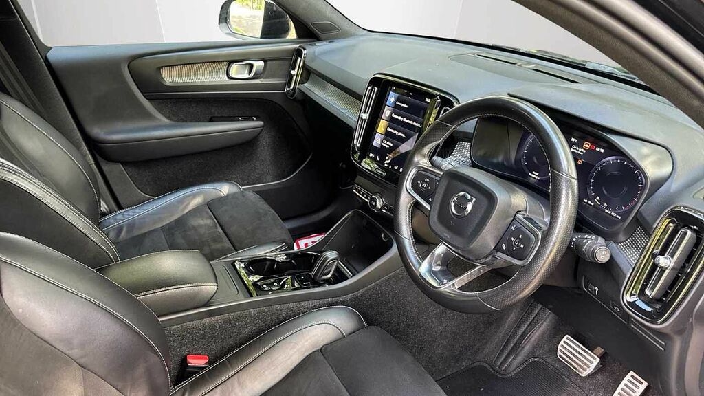 Volvo XC40 R-design Pro, B4 Mild Hybrid Tinted Windows-sensu LO70AGU Black #4