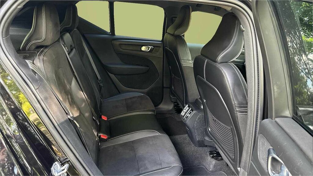 Volvo XC40 R-design Pro, B4 Mild Hybrid Tinted Windows-sensu LO70AGU Black #6