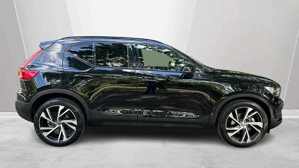Volvo XC40 R-design Pro, B4 Mild Hybrid Tinted Windows-sensu LO70AGU Black #3