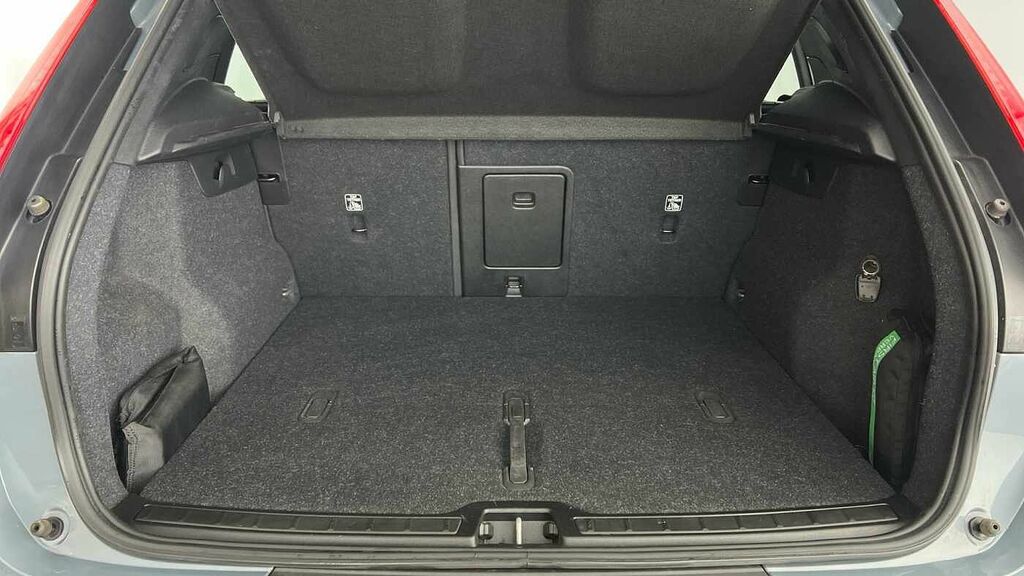 Volvo XC40 Plus, B3 Mild Hybrid, Dark BK72NFH Grey #5