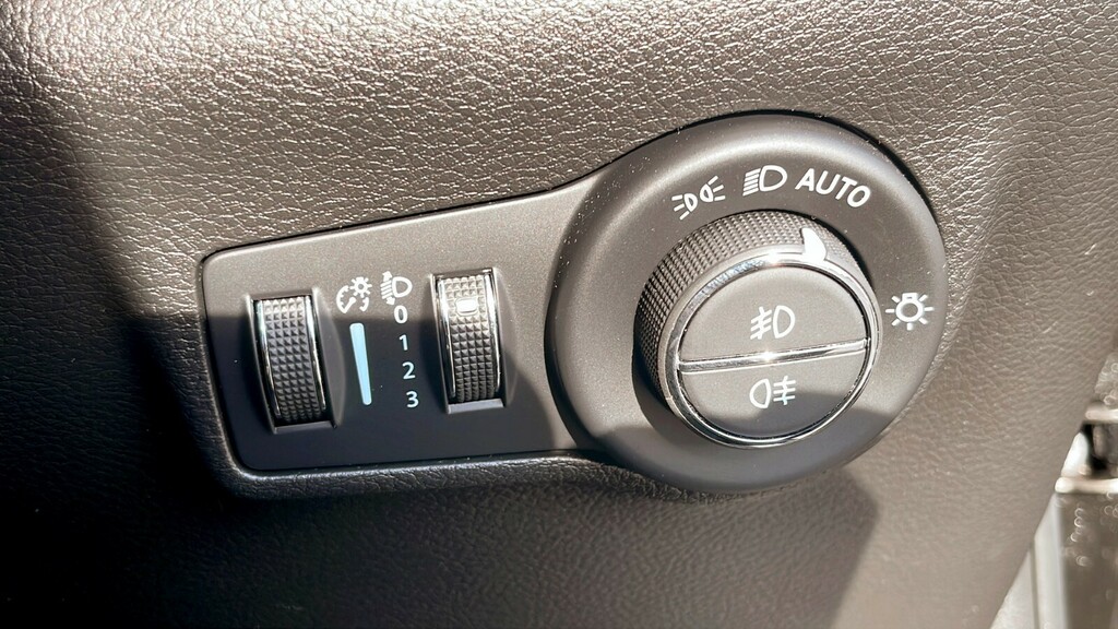Jeep Compass 1.5 T4 E-torque Hybrid Limited Dct Grey #26