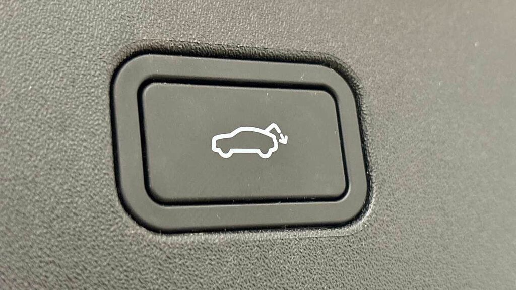 Volvo EX30 Plus White #19