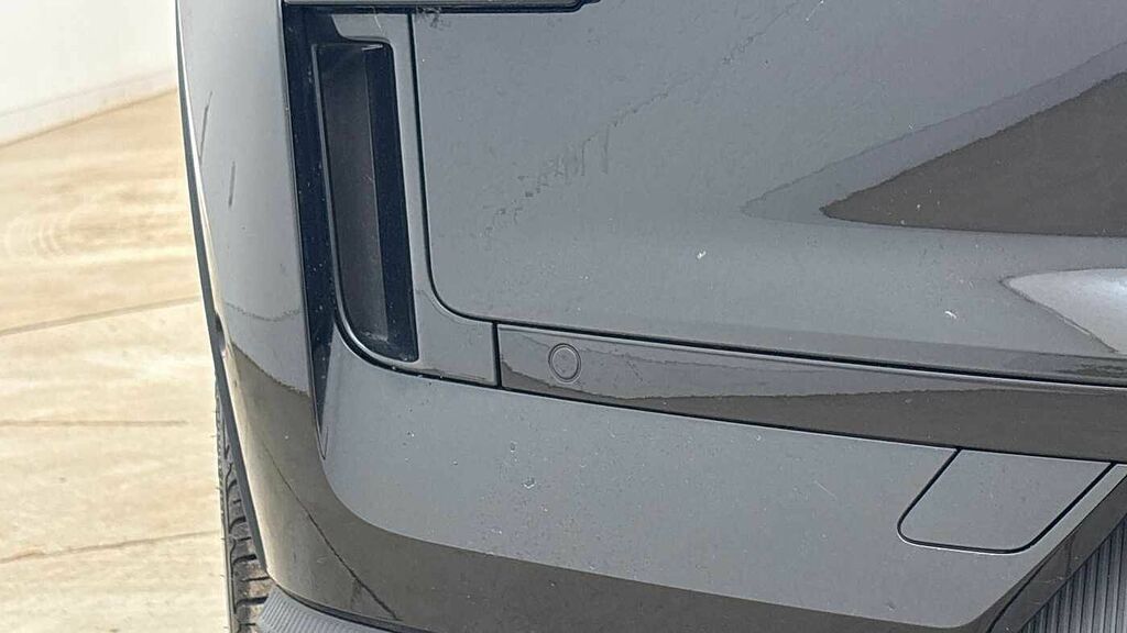 Volvo EX30 Plus White #23