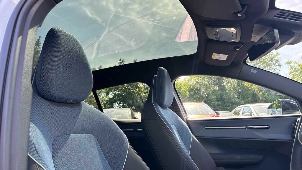 Volvo EX30 Single Motor Extended Range Ultra Sunroof, Harman Blue #31