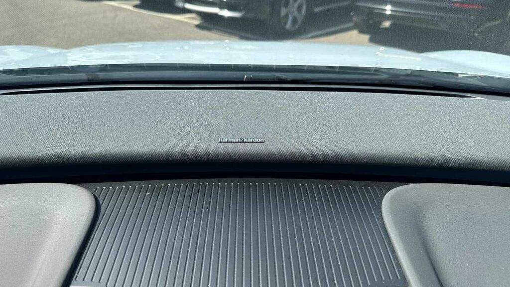 Volvo EX30 Single Motor Extended Range Ultra Sunroof, Harman Blue #27