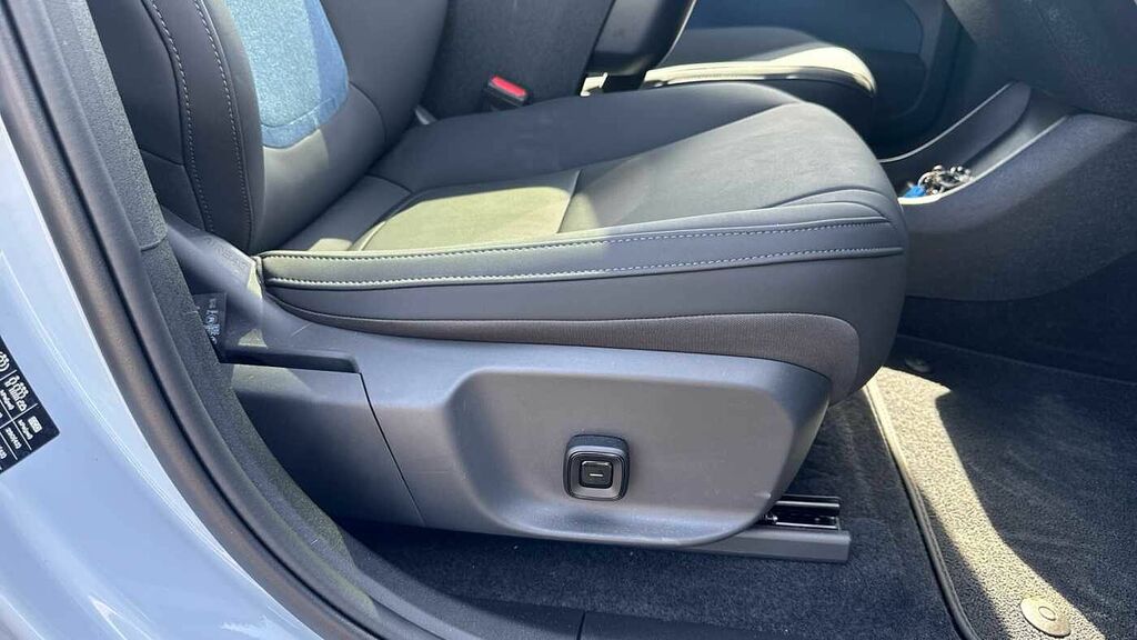 Volvo EX30 Single Motor Extended Range Ultra Sunroof, Harman Blue #30