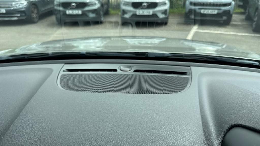 Volvo XC40 2021 21 B4 Black #26
