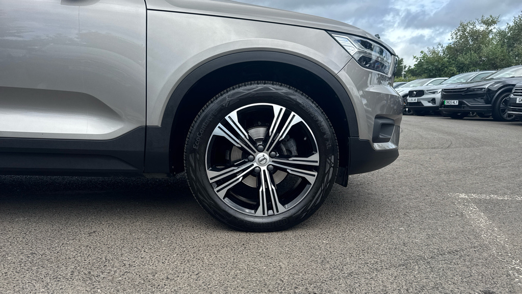 Volvo XC40 2021 21 B4 Black #9