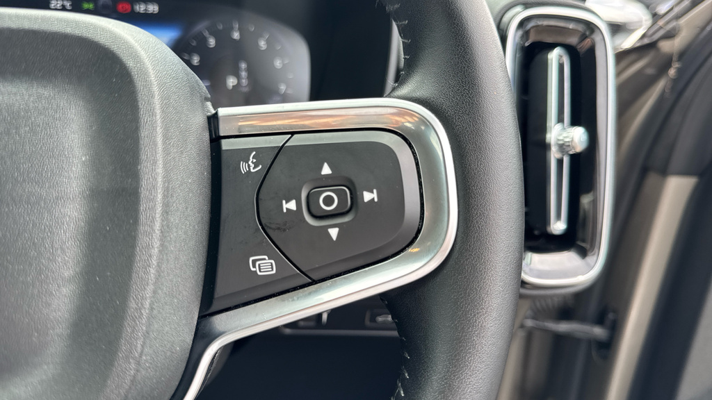Volvo XC40 2021 21 B4 Black #22