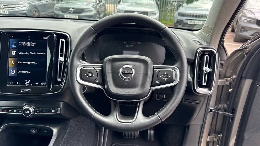 Volvo XC40 2021 21 B4 Black #10