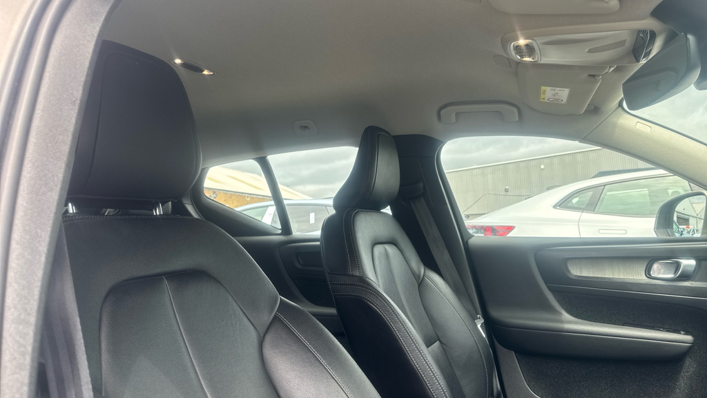 Volvo XC40 2021 21 B4 Black #31