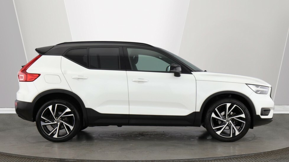 Volvo XC40 R-design Pro, T3 20 Alloys-heated Wind DF70XKD White #3