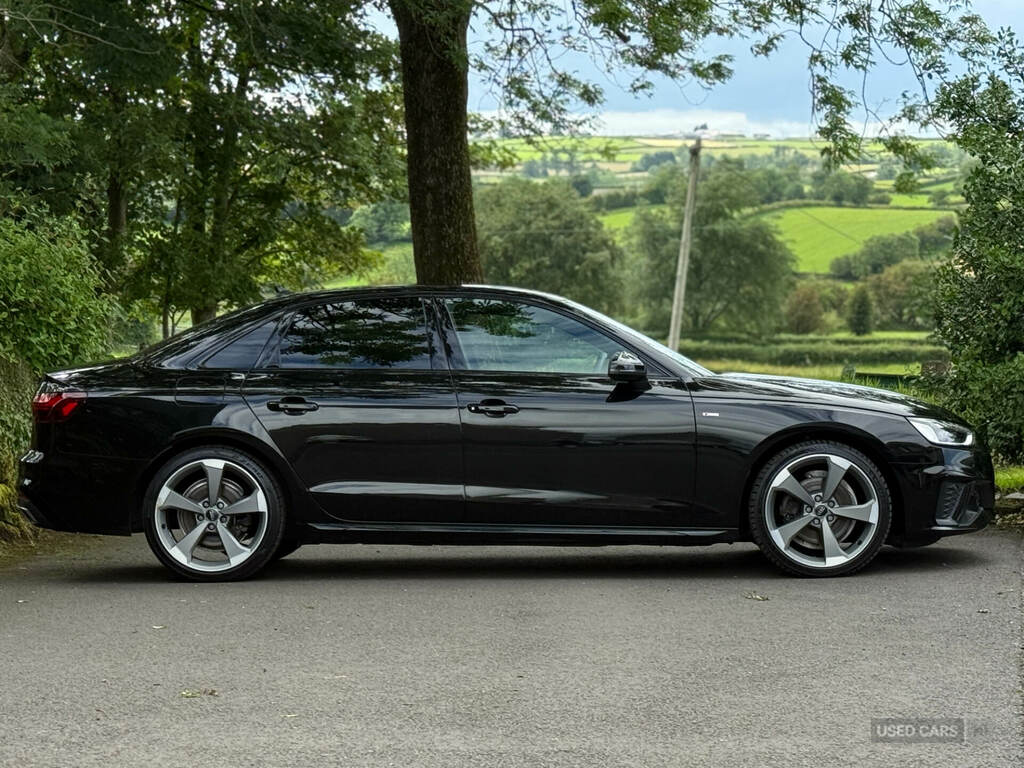 Audi A4 35 Tdi Black Edition S Tronic LR20HYZ Black #3