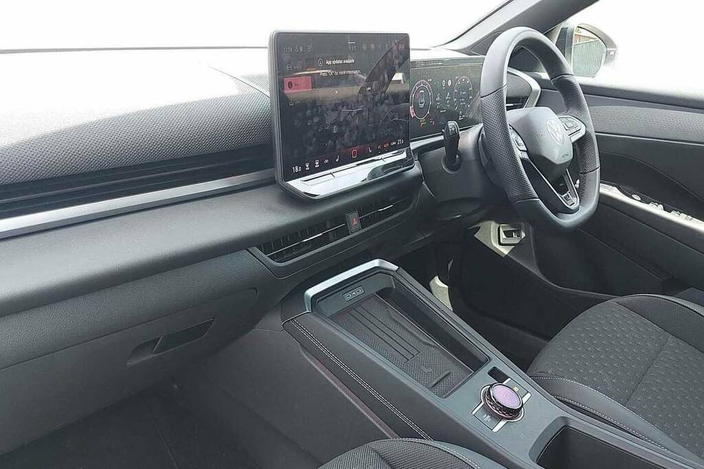 Volkswagen T-Roc 1.5 Etsi 150 R-line Dsg BV26VCT White #2