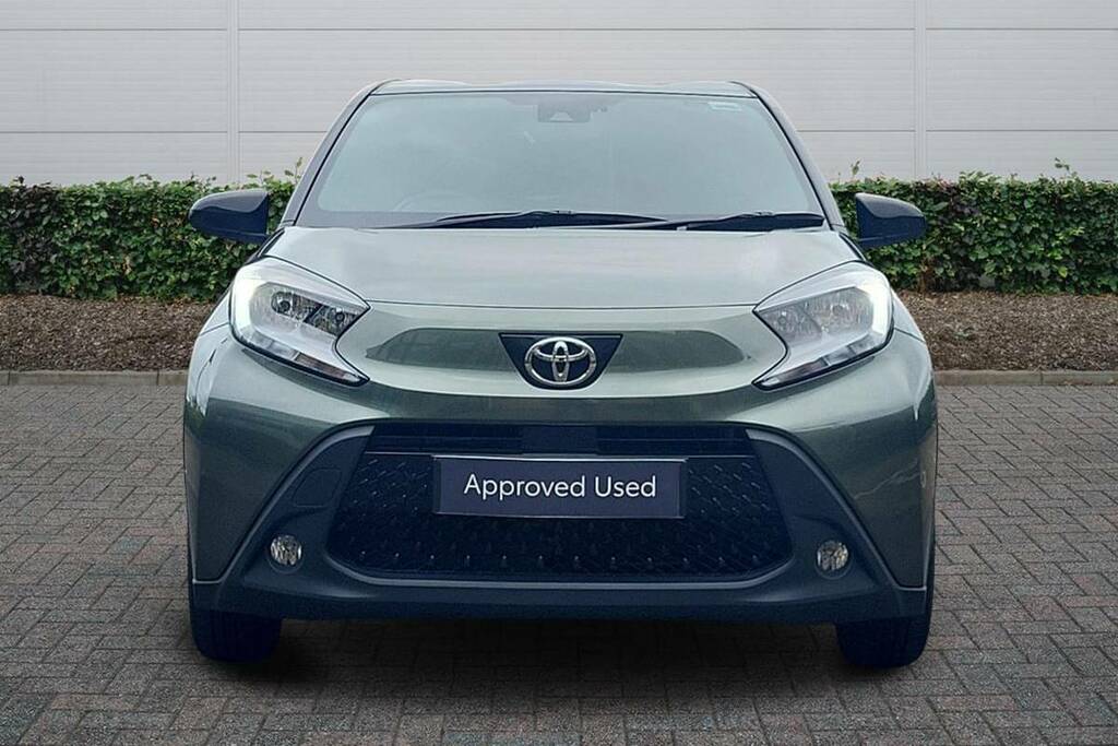 Toyota Aygo X 1.0 Vvt-i Edge Parking KW23XSR Green #3