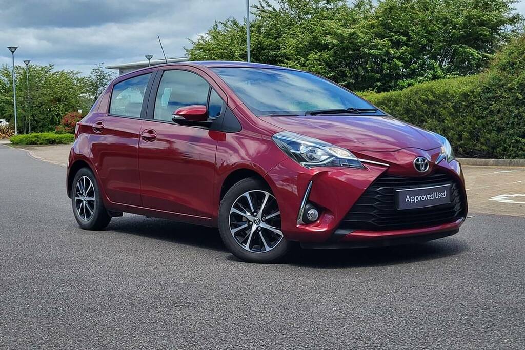 Toyota Yaris 1.5 Vvt-i Icon Tech Cvt Red