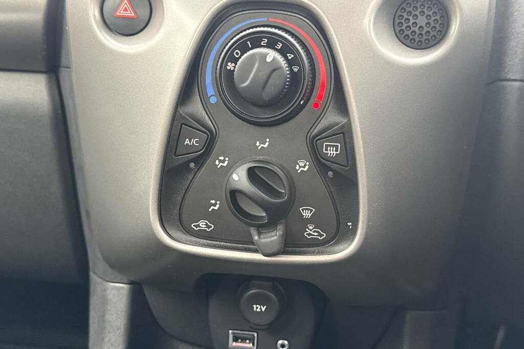 Citroen C1 1.2 Puretech Feel Red #5